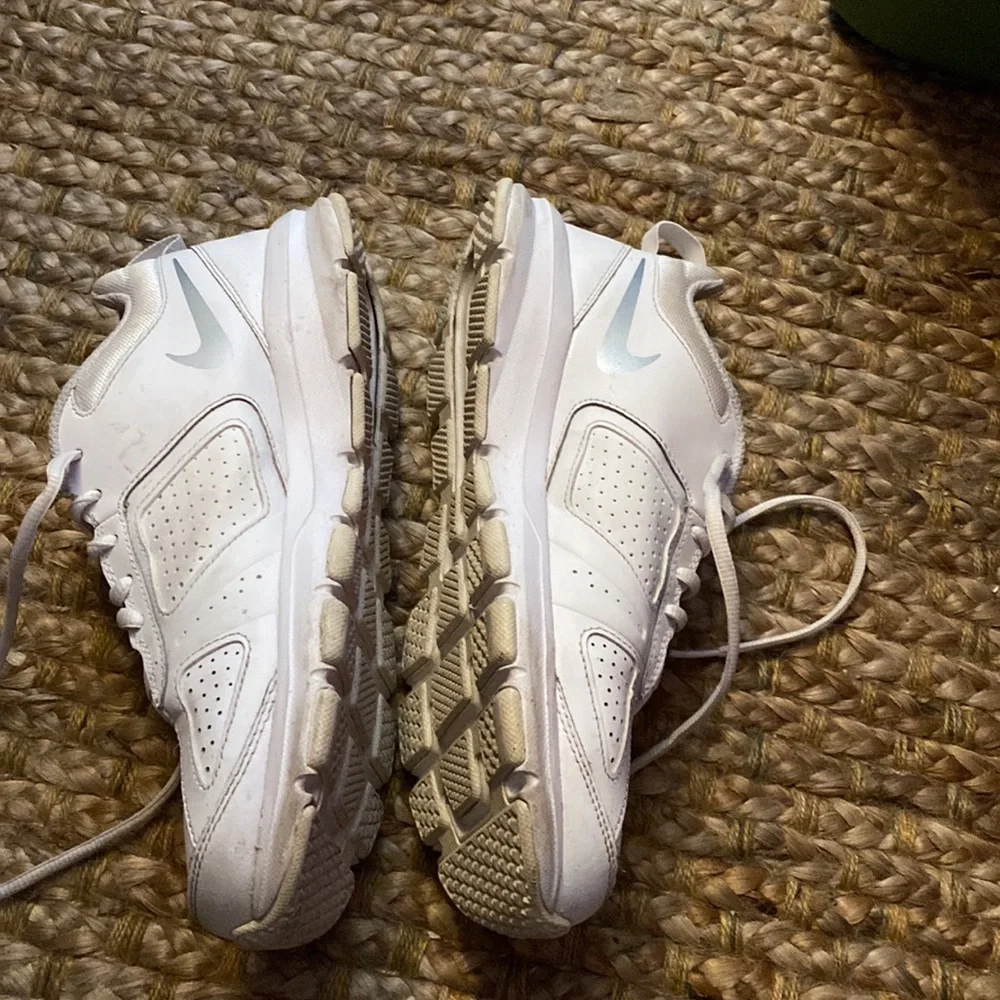 Nike T-Lite XL Sneakers